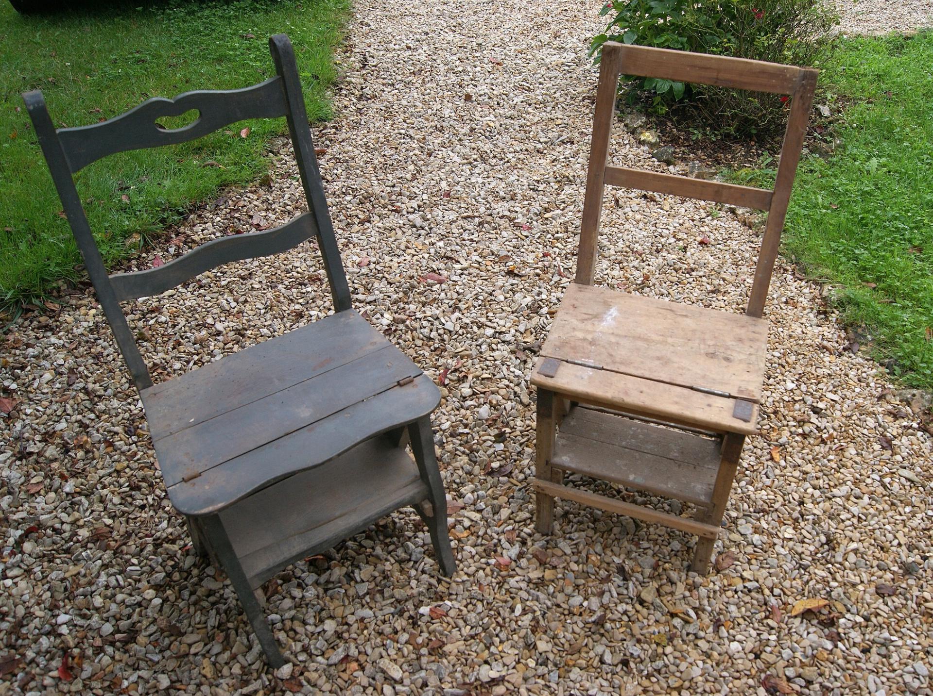 2 chaises escabeaux